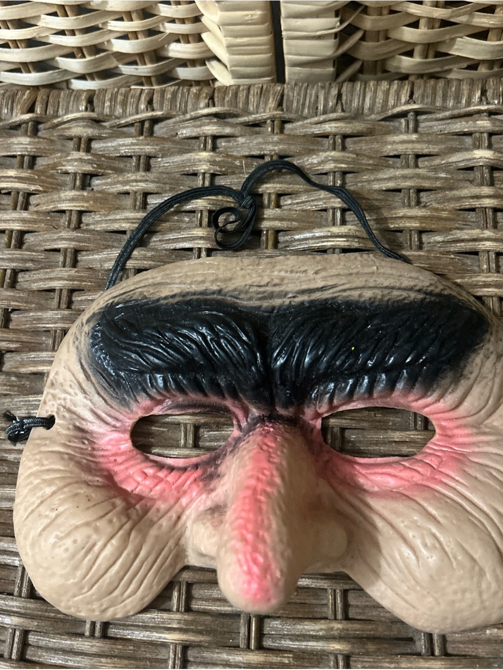 Vintage -? Rubber Men’s Big Nose Half Mask